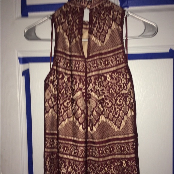 Halter top blouse - Picture 2 of 4